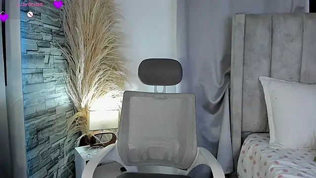 Snapshot of AmberGray_ chatting on 06-06-26, 01:43 AmberGray online show from 06-06-26, 01:43