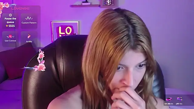 Snapshot of Nora_Vennucci chatting on 02-19-25, 11:36 Nora Vennucci online show from 02-19-25, 11:36