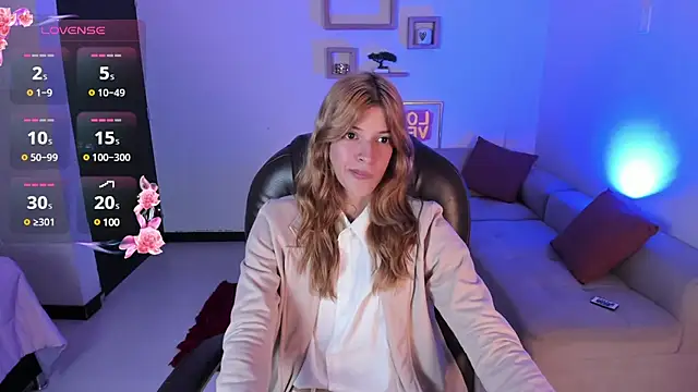 Snapshot of Nora_Vennucci chatting on 02-20-25, 07:52 Nora Vennucci online show from 02-20-25, 07:52