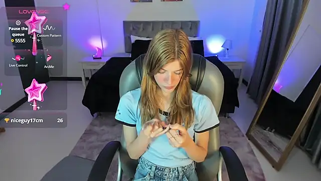 Snapshot of Nora_Vennucci chatting on 03-04-25, 07:01 Nora Vennucci online show from 03-04-25, 07:01