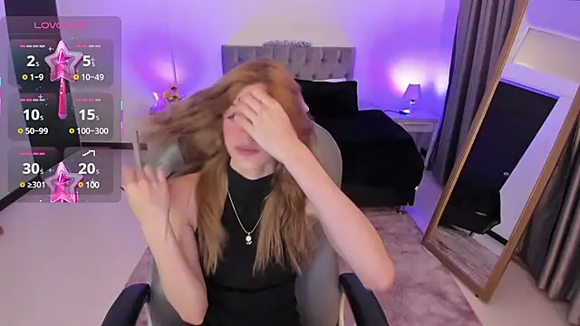 Snapshot of Nora_Vennucci chatting on 03-22-25, 07:53 Nora Vennucci online show from 03-22-25, 07:53