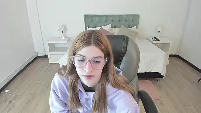 Snapshot of Nora_Vennucci chatting on 02-01-26, 12:26 Nora Vennucci online show from 02-01-26, 12:26