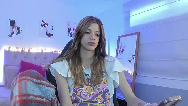 Snapshot of Nora_Vennucci chatting on 05-24-26, 01:16 Nora Vennucci online show from 05-24-26, 01:16