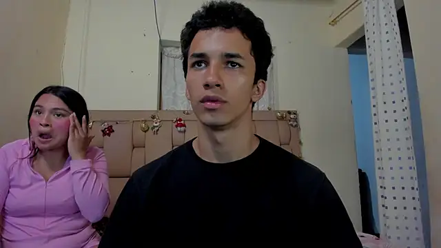 Snapshot of stepcouple_XXX chatting on 12-16-25, 10:04 stepcouple XXX online show from 12-16-25, 10:04