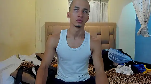 Snapshot of stepcouple_XXX chatting on 03-02-26, 08:15 stepcouple XXX online show from 03-02-26, 08:15