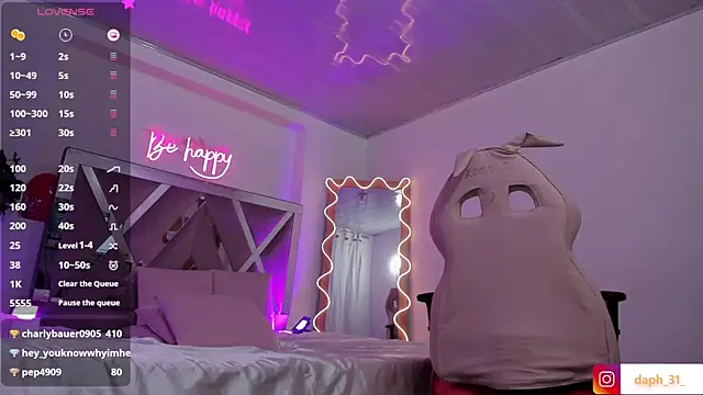 Daphnne tay online show from 02-19-25, 09:28