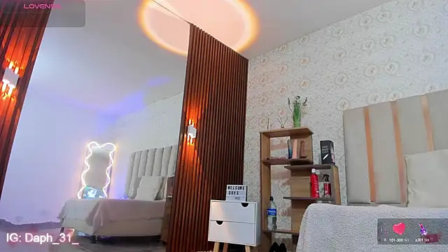 Daphnne tay online show from 09-20-25, 03:18