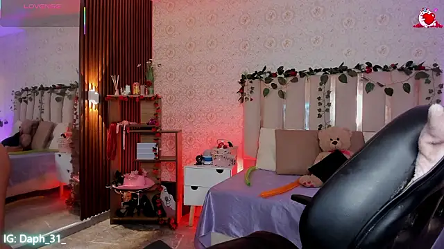 Daphnne tay online show from 02-10-26, 04:05