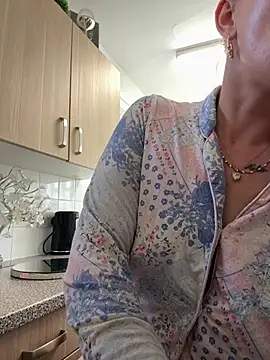 Barbie 26 online show from 03-18-25, 09:52