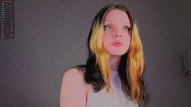 Snapshot of Hi_Kitti chatting on 05-27-26, 06:16 Hi Kitti online show from 05-27-26, 06:16