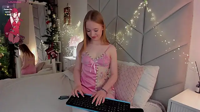 Snapshot of Jessie_Roy chatting on 12-23-24, 09:08 Jessie Roy online show from 12-23-24, 09:08