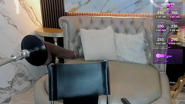 Snapshot of MAEVE_BOOBS chatting on 11-25-25, 12:54 MAEVE BOOBS online show from 11-25-25, 12:54