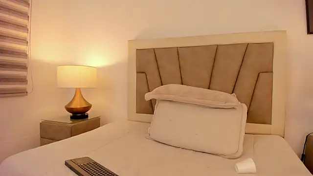 JaneLondon online show from 12-30-24, 10:34