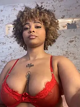 Snapshot of pamela_west chatting on 10-24-25, 02:46 pamela west online show from 10-24-25, 02:46