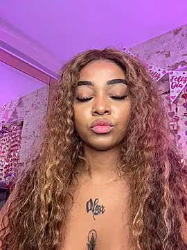 Snapshot of pamela_west chatting on 02-06-26, 08:23 pamela west online show from 02-06-26, 08:23