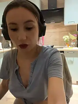 Snapshot of viviandaimond1 chatting on 03-15-25, 05:37 viviandaimond1 online show from 03-15-25, 05:37