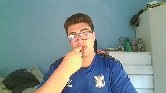Snapshot of sorolla12 chatting on 06-12-26, 02:27 sorolla12 online show from 06-12-26, 02:27