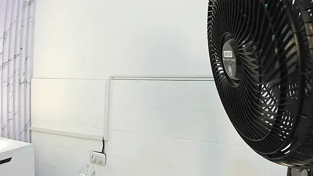KarinaSimonz online show from 04-30-26, 08:57