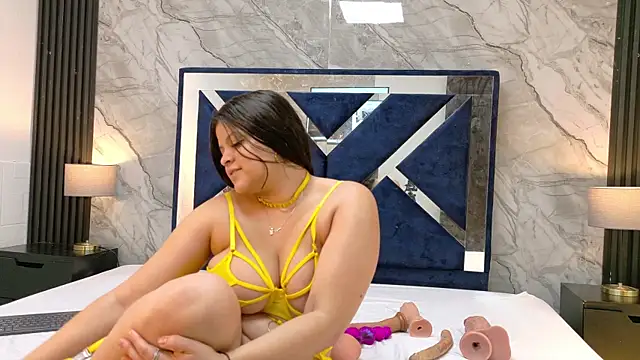 KarinaSimonz online show from 06-24-26, 07:57