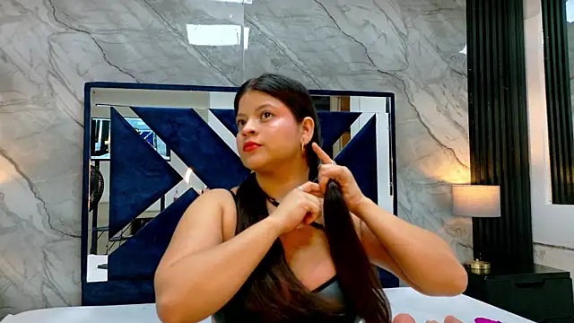 KarinaSimonz online show from 07-15-26, 07:41