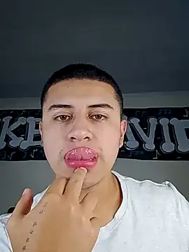 Snapshot of SexyBoy-Bigclit chatting on 12-05-24, 10:01 SexyBoy-Bigclit online show from 12-05-24, 10:01