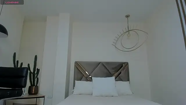 KatieNolan 1 online show from 02-09-25, 11:14