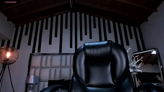 KatieNolan 1 online show from 10-31-25, 04:46