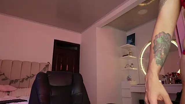 Snapshot of tammylee_ chatting on 12-20-25, 04:08 tammylee online show from 12-20-25, 04:08