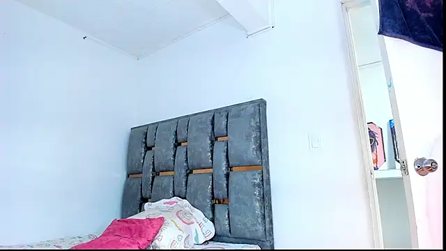 Snapshot of Sofia_HornyTs chatting on 02-14-26, 03:03 Sofia HornyTs online show from 02-14-26, 03:03