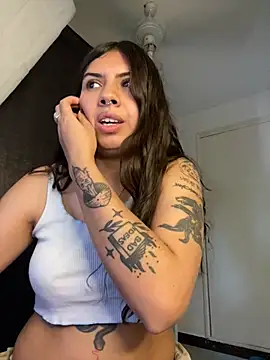 Snapshot of Argentiiniita chatting on 11-26-25, 10:00 Argentiiniita online show from 11-26-25, 10:00