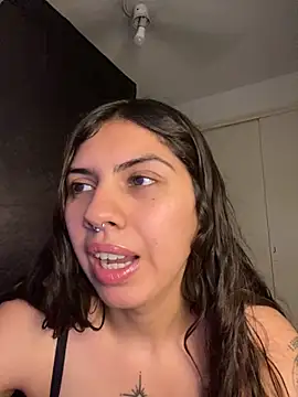 Snapshot of Argentiiniita chatting on 11-28-25, 12:46 Argentiiniita online show from 11-28-25, 12:46