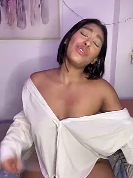 Snapshot of Isabella_fasilier chatting on 02-26-25, 05:42 Isabella fasilier online show from 02-26-25, 05:42