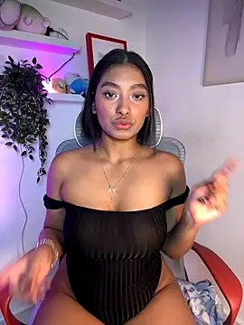 Snapshot of Isabella_fasilier chatting on 09-21-25, 12:45 Isabella fasilier online show from 09-21-25, 12:45