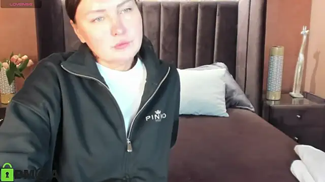 Snapshot of EmmaSparky chatting on 01-29-25, 02:21 EmmaSparky online show from 01-29-25, 02:21