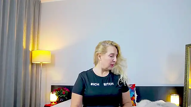 MariaRichi  online show from 03-01-25, 04:00