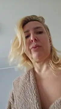 MariaRichi  online show from 04-28-26, 06:07