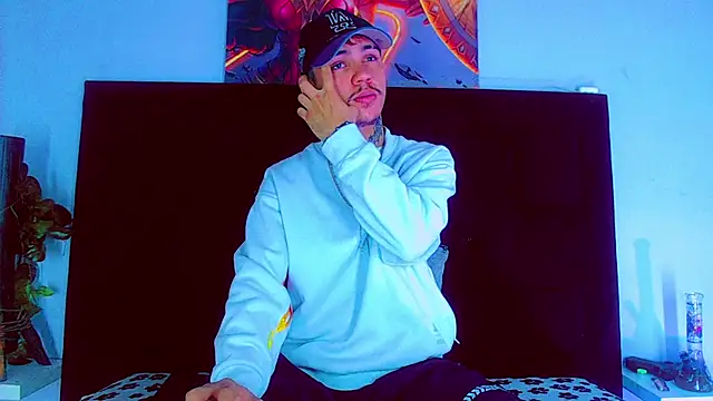 Snapshot of HannibalLester chatting on 11-18-25, 04:39 HannibalLester online show from 11-18-25, 04:39