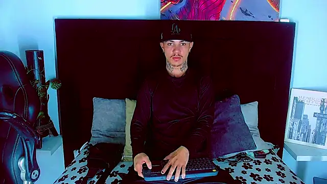 Snapshot of HannibalLester chatting on 11-26-25, 04:46 HannibalLester online show from 11-26-25, 04:46