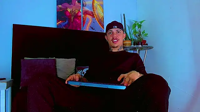 Snapshot of HannibalLester chatting on 12-15-25, 12:09 HannibalLester online show from 12-15-25, 12:09