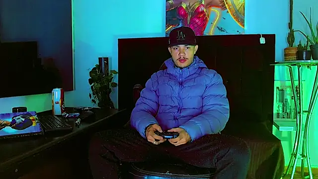 Snapshot of HannibalLester chatting on 01-11-26, 04:28 HannibalLester online show from 01-11-26, 04:28