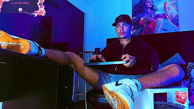 Snapshot of HannibalLester chatting on 01-18-26, 05:17 HannibalLester online show from 01-18-26, 05:17