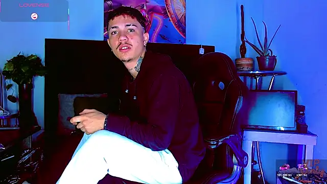 Snapshot of HannibalLester chatting on 02-05-26, 05:23 HannibalLester online show from 02-05-26, 05:23