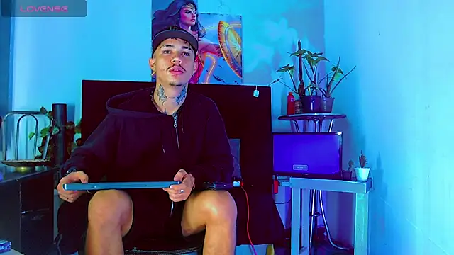 Snapshot of HannibalLester chatting on 02-15-26, 05:37 HannibalLester online show from 02-15-26, 05:37