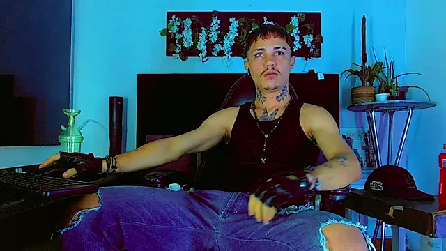 Snapshot of HannibalLester chatting on 03-05-26, 05:36 HannibalLester online show from 03-05-26, 05:36