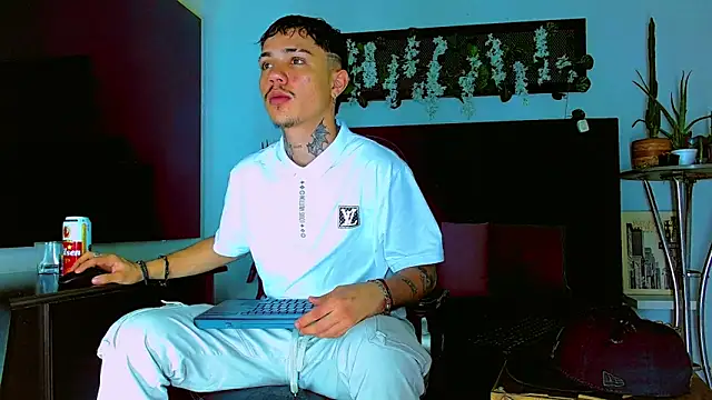 HannibalLester online show from 04-07-26, 03:18