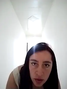 Snapshot of hailey85 chatting on 12-15-25, 04:00 hailey85 online show from 12-15-25, 04:00