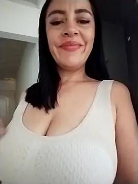 Snapshot of hailey85 chatting on 12-19-25, 03:30 hailey85 online show from 12-19-25, 03:30