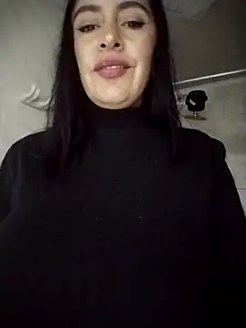 Snapshot of hailey85 chatting on 12-20-25, 07:32 hailey85 online show from 12-20-25, 07:32