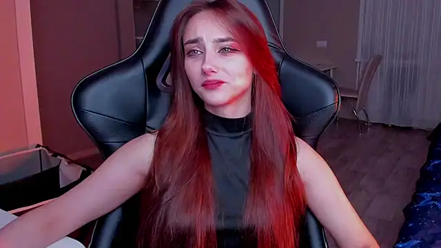 Snapshot of SilverDream chatting on 11-16-25, 09:42 SilverDream online show from 11-16-25, 09:42