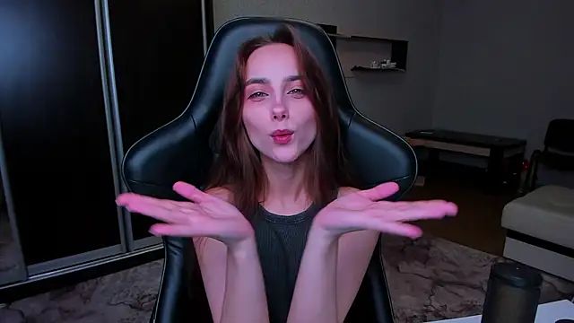 Snapshot of SilverDream chatting on 03-01-26, 12:34 SilverDream online show from 03-01-26, 12:34